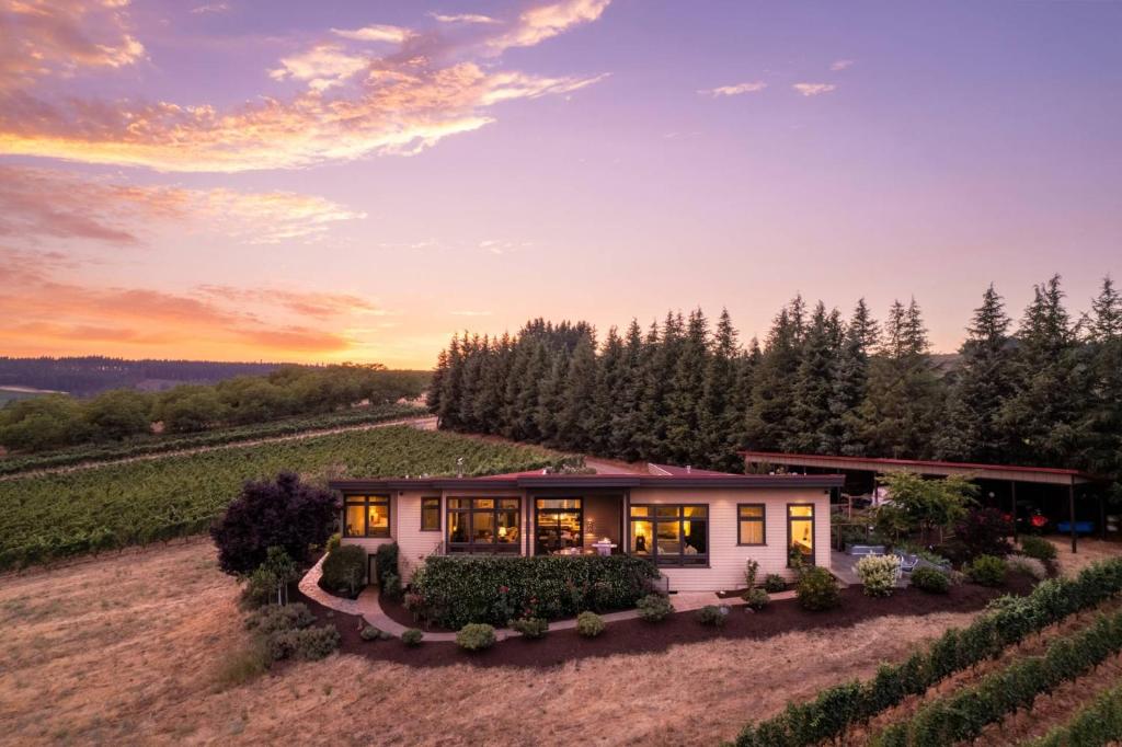 Trellis at Baptista Maresh Vineyard - Hotel in Willamette Valley ...